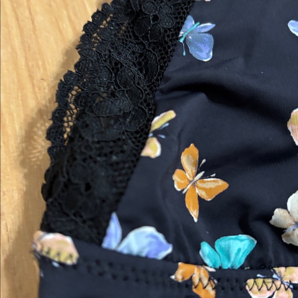 NWT! Forever 21 Butterfly Print Bralette Soft with Removable Pads & Lace Size M - Picture 5 of 8